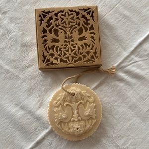 Anthropologie Cream and Tan Soap Gift Set